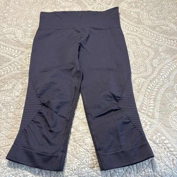 Lululemon running tights - Picture 2 of 3